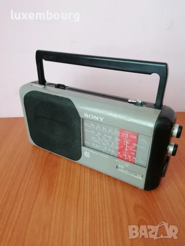 Продавам радио Sony icf-750s, снимка 3 - Радиокасетофони, транзистори - 56302639