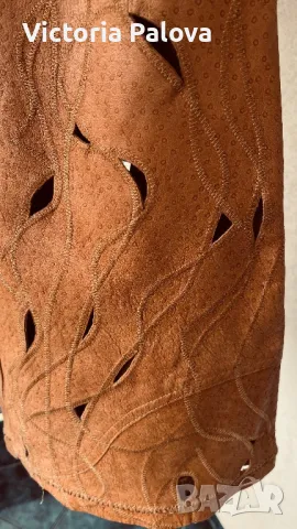 Кожен панталон с перфорация Италия, снимка 4 - Панталони - 50084312