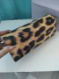 Елегантна леопардова кожена чантичка с дълга дръжка , снимка 5
