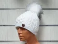 Нова дамска плетена шапка с помпон/пух в бял цвят, снимка 5