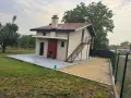 Масивна двуетажна къща в с. Съединение, снимка 2