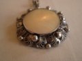 Ретро медальон седеф с бял обков филигран, снимка 2