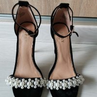 Черни сандали на висок ток с перли Lipsy london, снимка 2 - Дамски елегантни обувки - 31352408