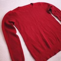 Червен пуловер, снимка 2 - Блузи с дълъг ръкав и пуловери - 30385138