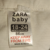 бяла ризка на Zara, снимка 4 - Бебешки блузки - 44794029