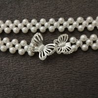 Елегантен колан бижу с бежови перли и закопчалка пеперуди в сребрист цвят , снимка 3 - Колани - 42134642