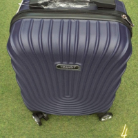 Стилен куфар с колелца за ръчен багаж с твърдо покритие 40/30/20см, снимка 10 - Куфари - 44783787