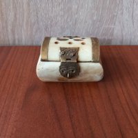 Кутийка за бижута от кост, снимка 5 - Антикварни и старинни предмети - 40079545