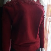 КРАСИВА червена блуза фино плетиво с отворени рамене и дантела с камъчета по тях, снимка 1 - Блузи с дълъг ръкав и пуловери - 38808800