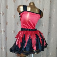 S Карнавална рокля в черно и червено , снимка 2 - Рокли - 44318577