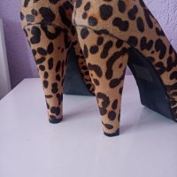Леопардови дамски обувки на ток уникален стилен модел , снимка 7 - Дамски обувки на ток - 36780289