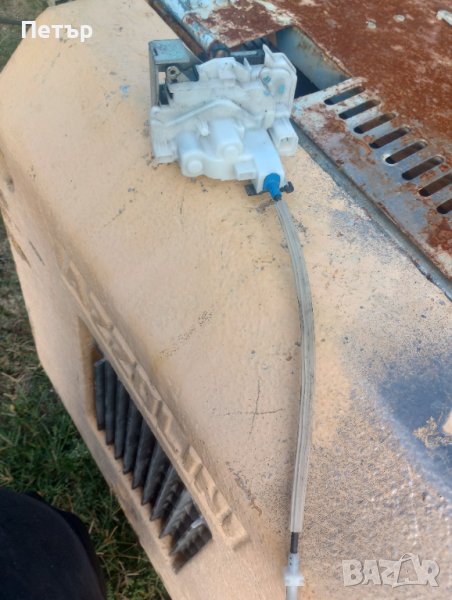 Предна дясна брава Фиат добло опел комбо след 2010г, снимка 1