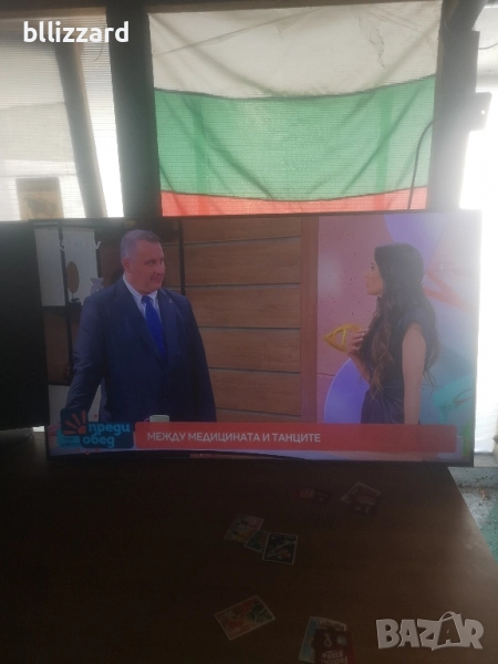 SAMSUNG UE50TU8072U лек дефект , снимка 1