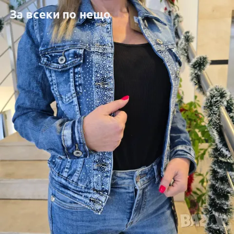 Дамско Синьо Меко и Еластично Дънково Яке С Апликация От Камъни