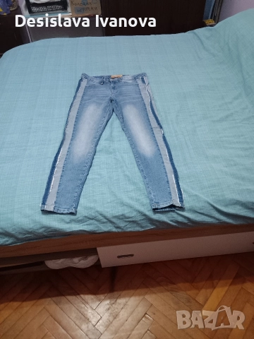 Продавам дамски дънки 