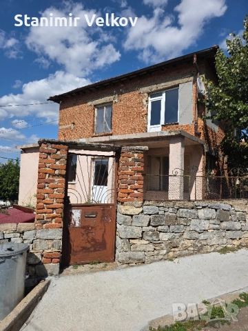 Двуетажна Къща с таван Тополовград, снимка 3 - Къщи - 51653627