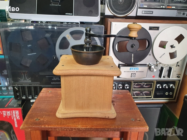 Винтидж ретро дървена кафемелачка с долно чекмедже.   В отлично състояние., снимка 7 - Антикварни и старинни предмети - 52007794