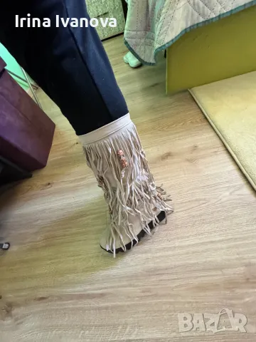 Ботуши с пискюли, снимка 6 - Дамски ботуши - 47662218