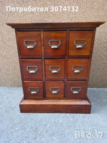 Скрин с много чекмеджета и обков от месинг, снимка 4 - Скринове - 53649069