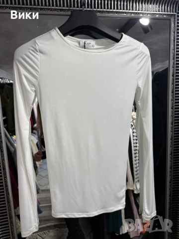 Нова блуза налична в S u M размер 