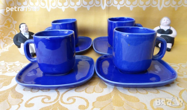 Двойни сетове в прекрасно кралско синьо на HABITAT RIVELI с нетипична форма