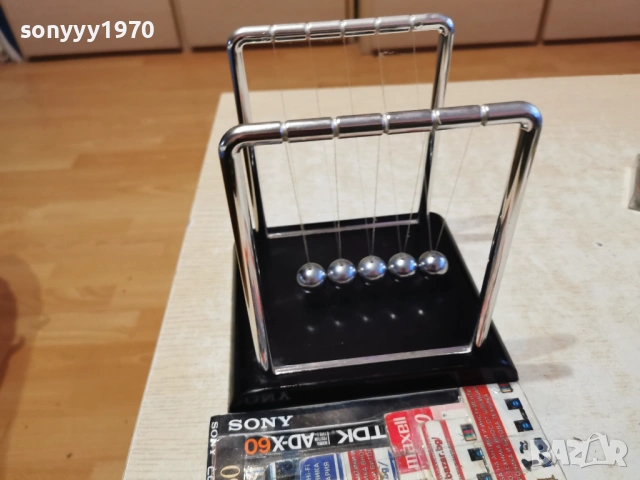 Перпетуум-мобиле с метални топчета 0701261858