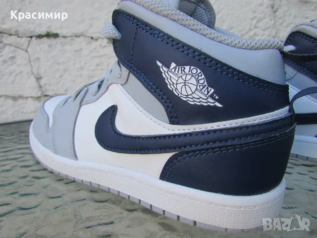 Детски маратонки Nike Air Jordan 1 Mid , снимка 3 - Детски маратонки - 56239375