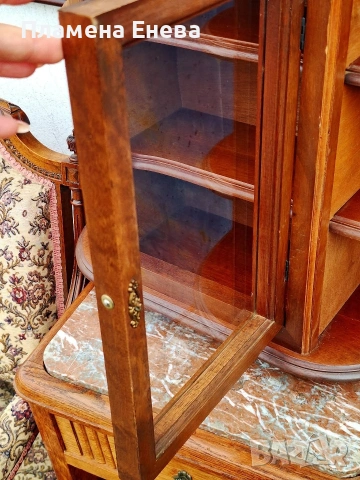 Винтидж витринка, снимка 6 - Секции и витрини - 53967195