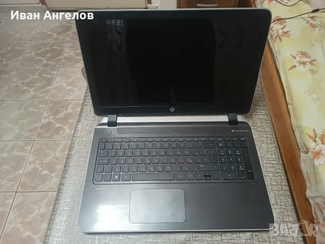 Продавам запазен лаптоп HP Pavilion 15-p050su, Beats Audio, снимка 2 - Лаптопи за дома - 48560012