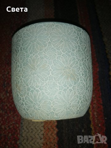 Дизайнерски кашпи по 3 лева броя