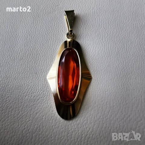 Златна 14 карата Висулка с голям 3.76 карата Лабораторен Сапфир!