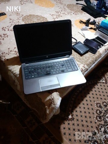 HP 250 G3 на части . Работещо дъно , здрави капаци , панти, кабели.