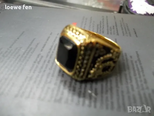 Мъжки пръстен много красив и масивен неръждаема стомана златен цвят позлатен с черен камък !, снимка 6 - Пръстени - 49701934