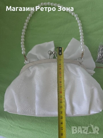 Малка кокетна сатенена чантичка. , снимка 5 - Чанти - 50815609