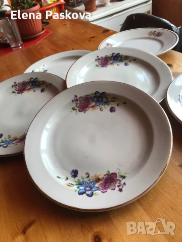чинии български порцелан 23 см цветен мотив златен кант- 6 броя, снимка 2 - Чинии - 51116294