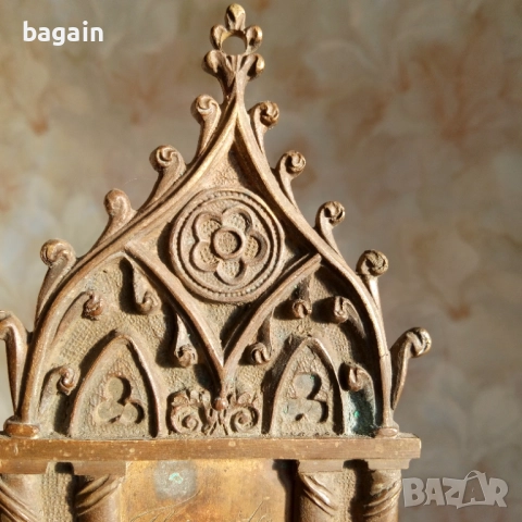 Бронзова пластика. Реомюр. Термометър.