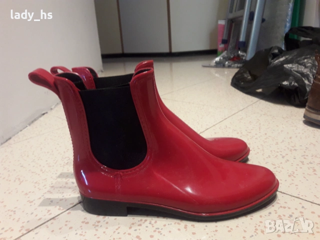 Красиви гумени ботуши
