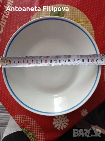 порцеланови чинии