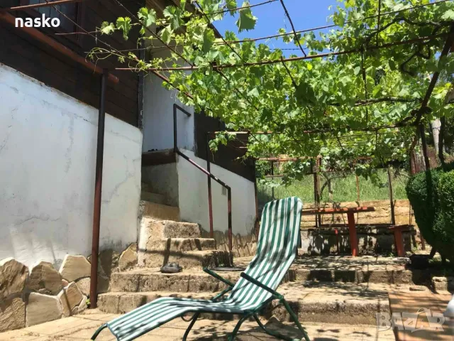 Къща в с.Звездец, снимка 2 - Къщи - 48930791