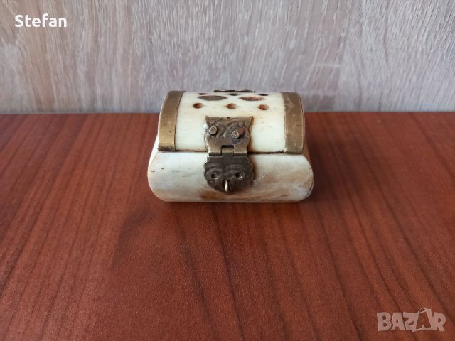 Кутийка за бижута от кост, снимка 5 - Антикварни и старинни предмети - 40079545