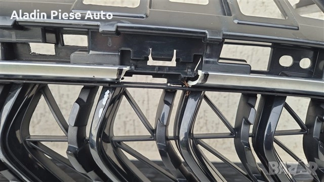 Централна решетка MG HS след 2022 г. код 10947220 , снимка 2 - Аксесоари и консумативи - 52731781