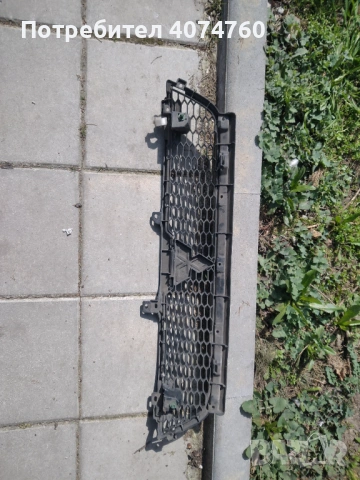 Решетка предна броня Мицубиши аутлендър, снимка 2 - Части - 53903392