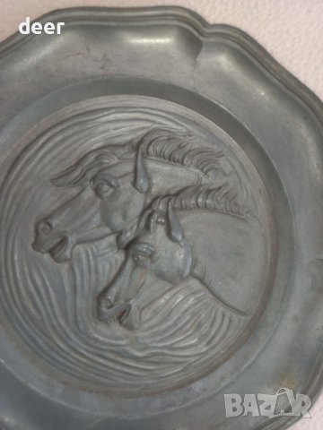 Метална чиния -цинк, снимка 2 - Антикварни и старинни предмети - 42917849