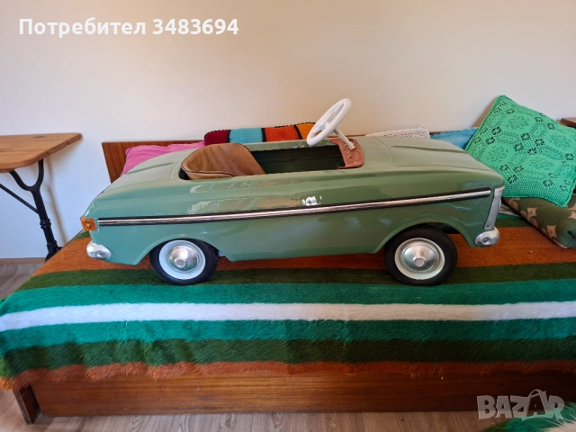 Детска количка с педали. Москвич.