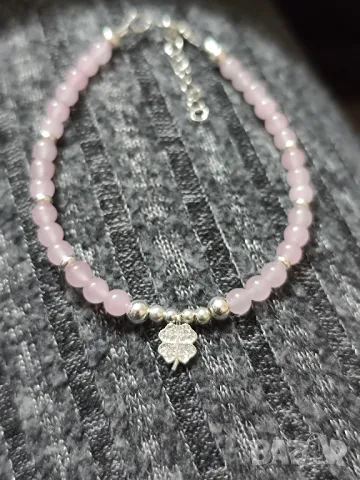 Дамска гривна с розов кварц и сребърна детелина с циркони, снимка 3 - Гривни - 48291170