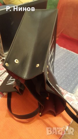 чанта Valentino Garavani VLTN calfskin tote bag, снимка 5 - Чанти - 29348753