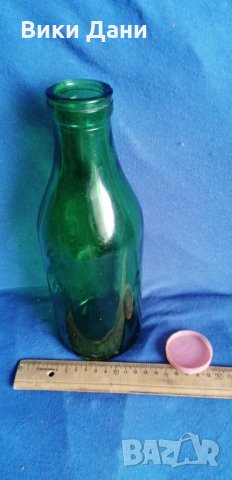 Соц 1 литър бутилка за мляко зелено стъкло с капачката, снимка 3 - Антикварни и старинни предмети - 30439903