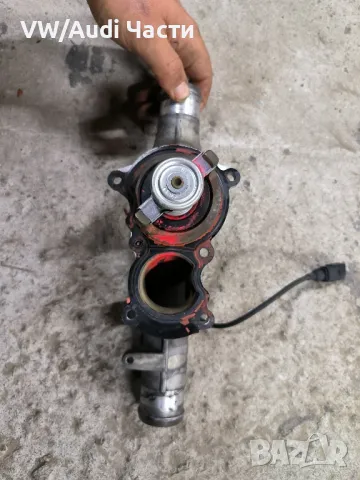 Корпус термостат за Фолксваген Туарег Порше Ауди VW Touareg Porsche Cayenne Audi Q7 07Z121111, снимка 2 - Части - 47722233