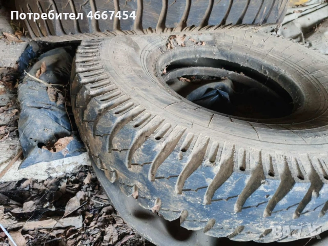 Гуми 10х18, снимка 2 - Гуми и джанти - 52637837