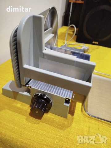 Колбасорезачка GRAEF - 130 W, снимка 5 - Кухненски роботи - 54242459